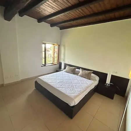 Charming In Private Park Near Crystal-clear Monate Apartamento Travedona