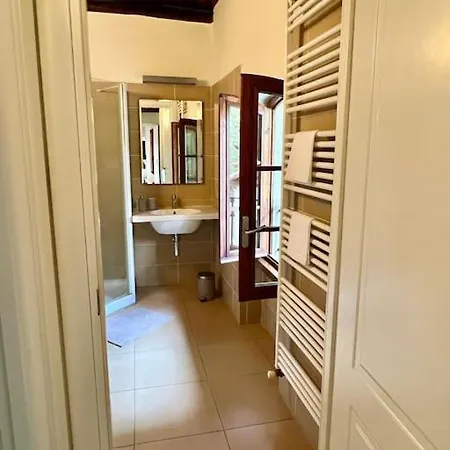 Charming In Private Park Near Crystal-clear Monate Apartamento *