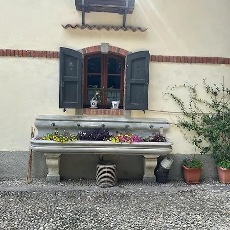 Charming In Private Park Near Crystal-clear Monate Apartamento Travedona