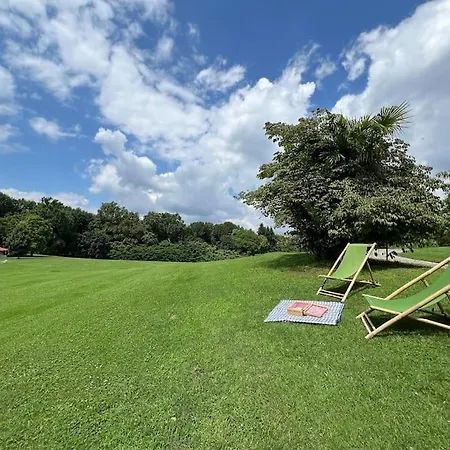 Charming In Private Park Near Crystal-clear Monate Travedona