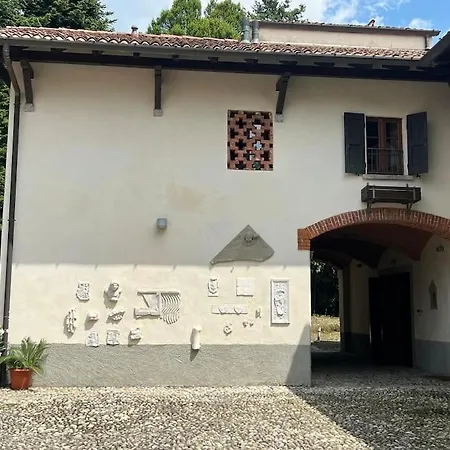 Apartamento Charming In Private Park Near Crystal-clear Monate