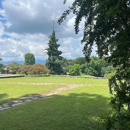 Apartamento Charming In Private Park Near Crystal-clear Monate